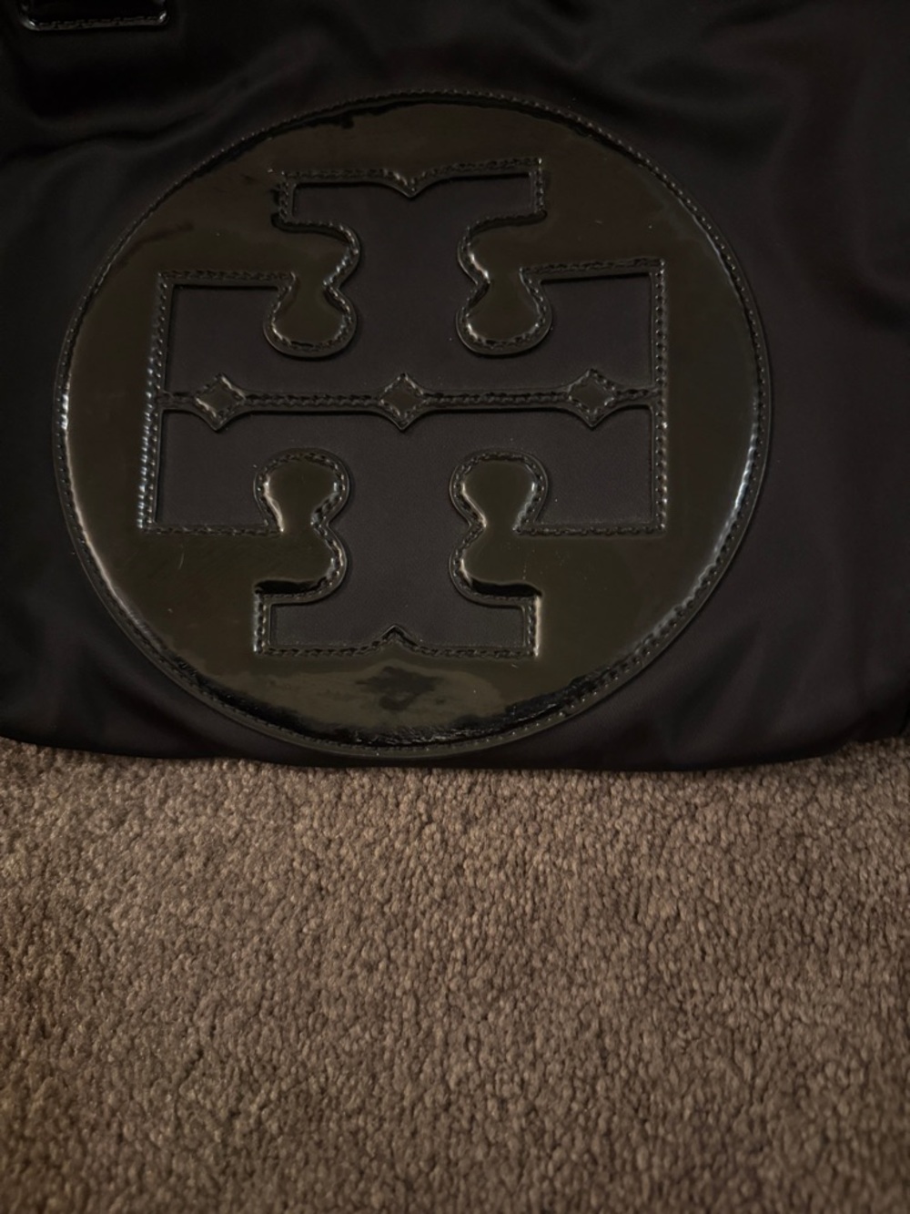 Tory Burch Black Patent Logo Tote - Picture 2 of 5
